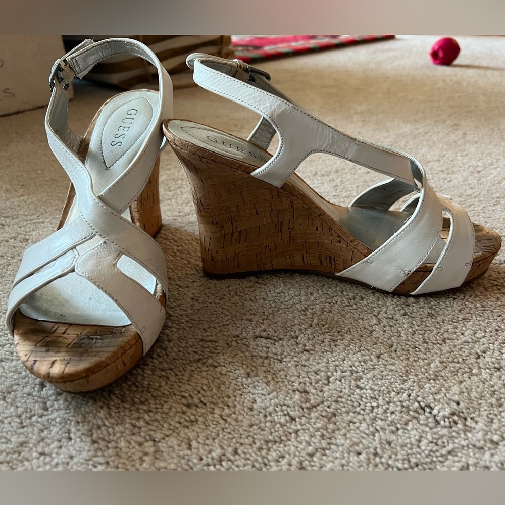 Guess Women’s Size 8 wedges